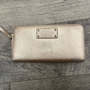 Kate Spade ♠️ wrist strap wallet